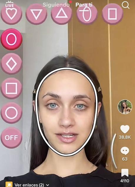 Imagen - La toktoker Alicia Revilla probando el filtro que te dice cómo hacerte el contouring como las famosas.