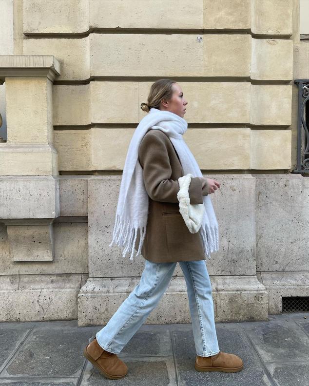 Una opción con la que acertar seguro es añadiendo unos vaqueros y tu blazer oversize favorita.