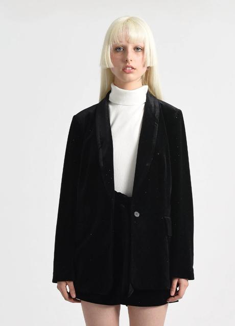 Imagen - Chaqueta de terciopelo en color negro de Lili Sidonio. Foto: El Corte Inglés.