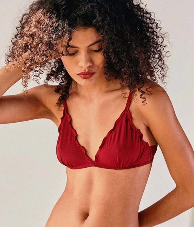 Sujetador en triángulo sin aro de Momoni (69 euros).  Cómpralo aquí