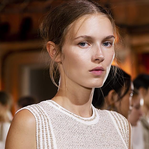 El desmaquillante bifásico de Mercadona de 2 euros que arrasa porque rejuvenece el contorno de ojos