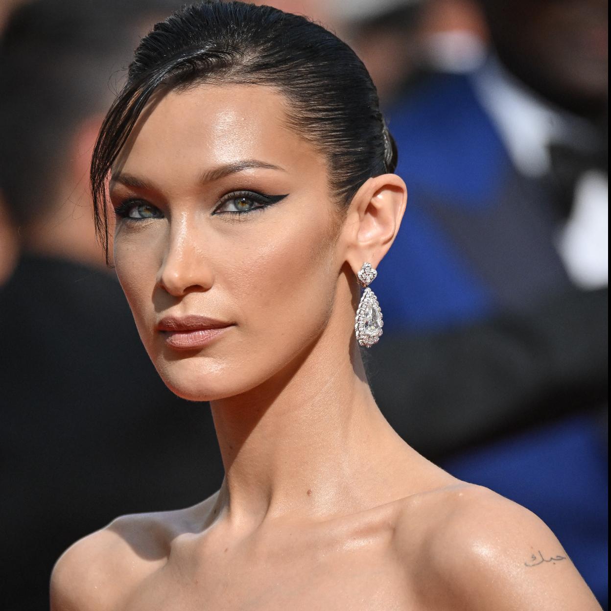 Bella Hadid con el delineado serin eyes.