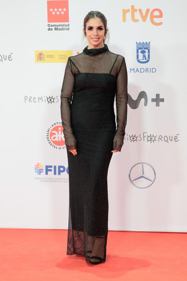 Las transparencias sutiles y el tejido red joya son una vía segura para cualquier photocall. Así lo he hecho Elena Furiase a su llegada a la alfombra roja. 