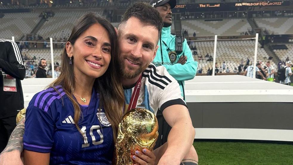 Messi y Antonela en el Mundial de Qatar.