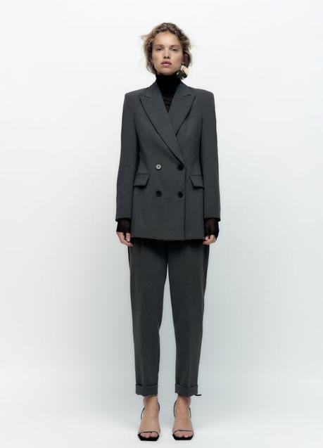 Imagen - El traje gris de Zara.