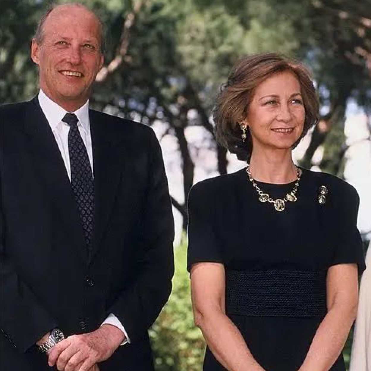 La reina Sofía junto a Harald de Noruega.