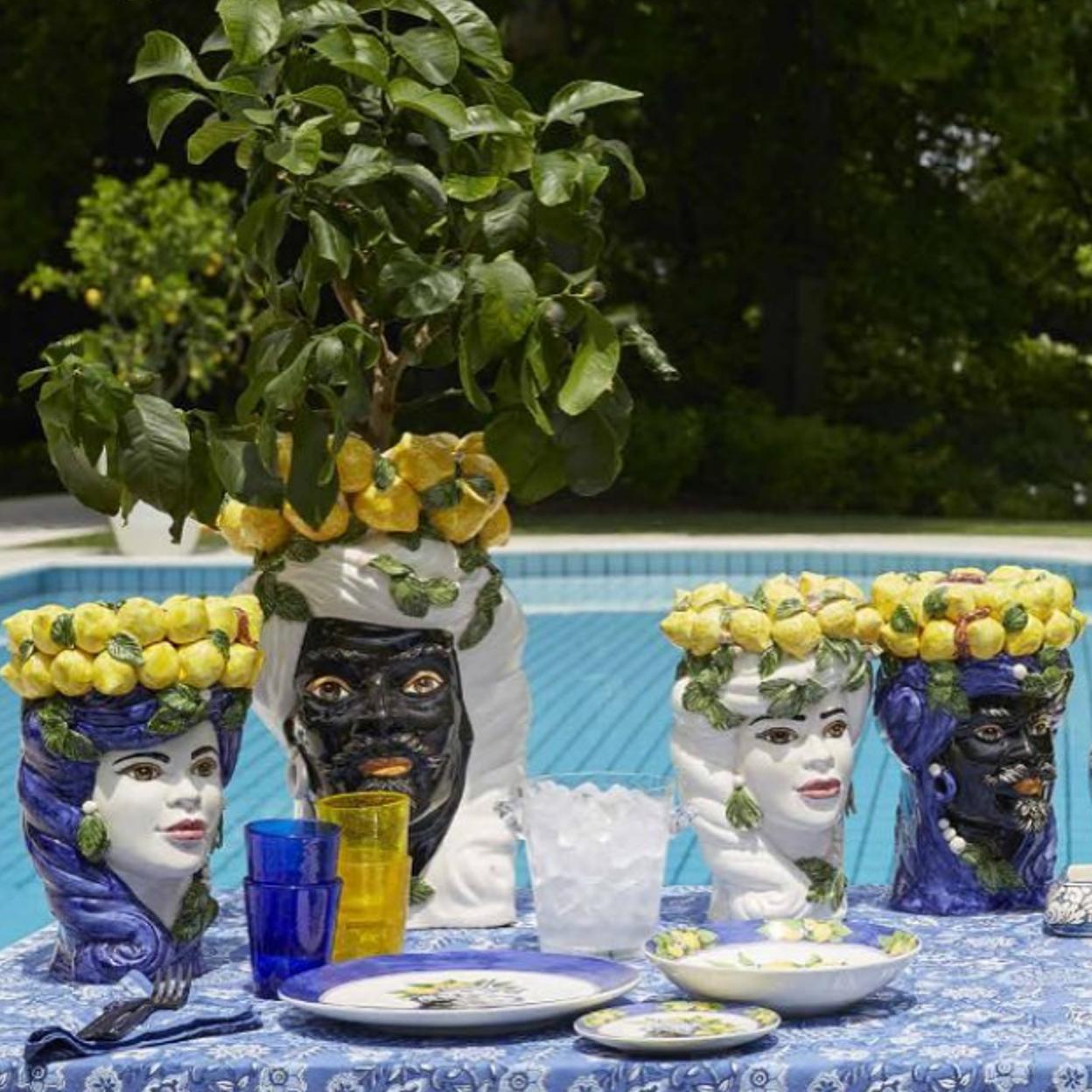 Decoración exterior con jarrones Testa Di Moro