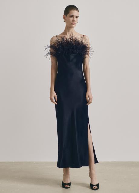 Imagen - Vestido de seda con detalle de plumas de Massimo Dutti Studio. (149 euros).