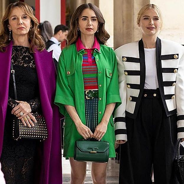 Seis básicos para conseguir el look de francesa impecable de Camille Razat (Emily in Paris)