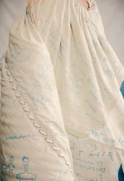 Imagen secundaria 2 - Así es la capa que ha llevado Cristina Pedroche.