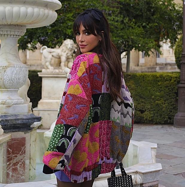 Imagen principal - Rocío Osorno, Carmen Gimeno y Natividad Alcantara con la bomber de Zara.