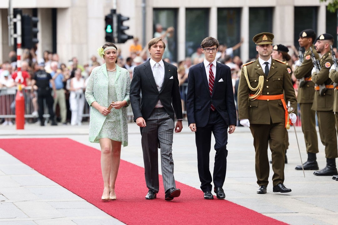 La princesa Alexandra de Luxemburgo junto a sus hermanos.