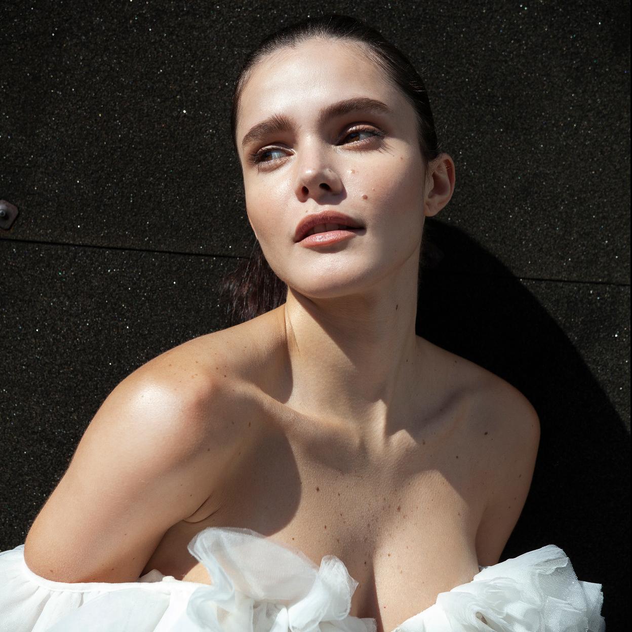 Los dermatólogos recomiendan estos sérums con arbutina para eliminar las manchas de la cara.