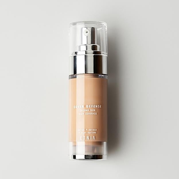 Cover Defense Foundation de Etnia Cosmetics.