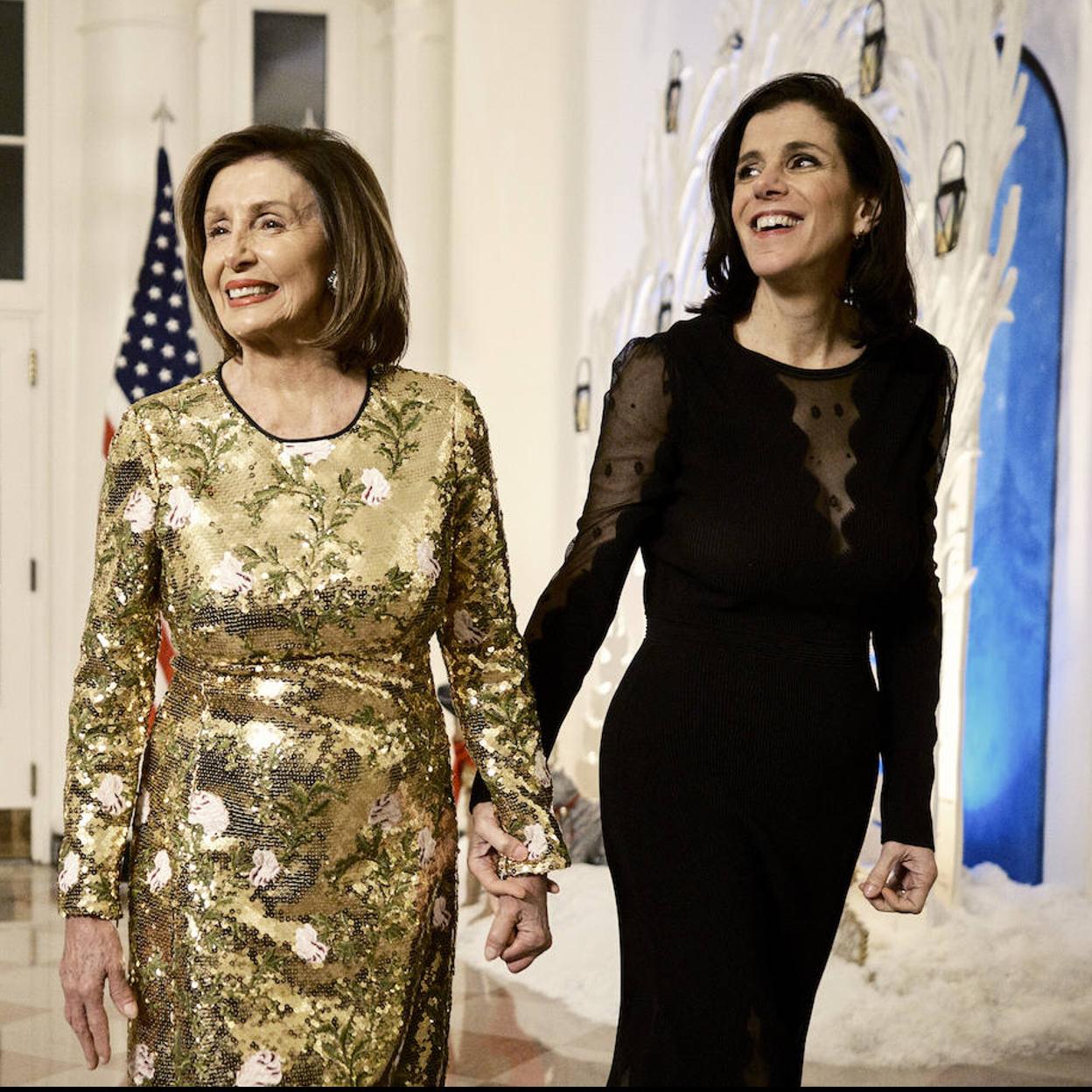 Nancy Pelosi y su hija Alexandra, en una cena de Estado en la Casa Blanca, el pasado 1 de diciembre.