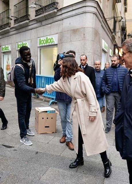 Imagen - Isabel Díaz Ayuso en Madrid con un look de Zara.
