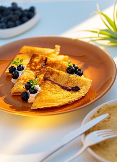 Imagen - Desayuno de crêpes con arándanos/PEXELS