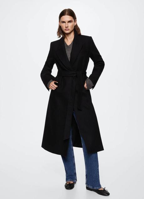 Imagen - Abrigo negro con cinturón