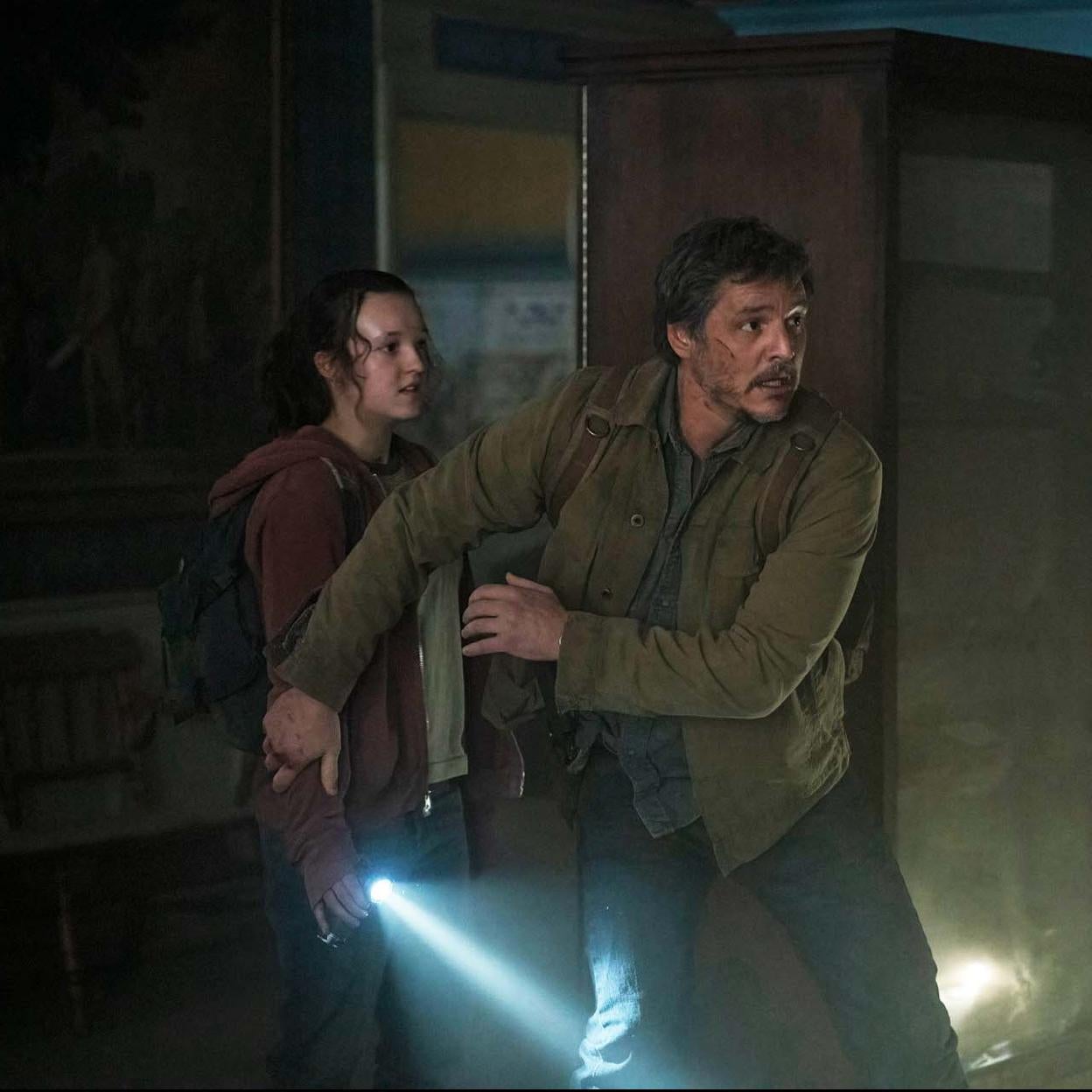 Bella Ramsey y Pedro Pascal en una imagen de The last of us.