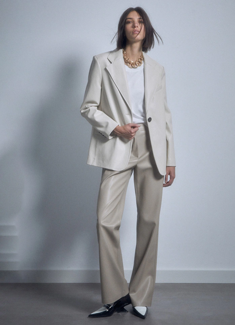 Imagen - Blazer con efecto piel de Sfera, 29,99€ (antes 59,99€).