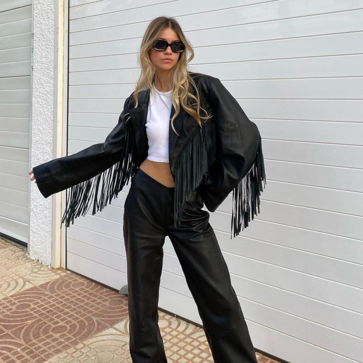 Estas son las chaquetas de flecos más preciosas que rejuvenecen en 2023. 