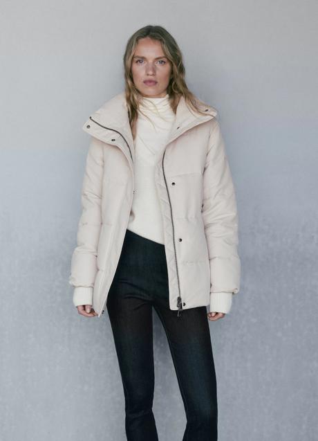 Imagen - Anorak acolchado en crudo de Massimo Dutti. Foto: Massimo Dutti.