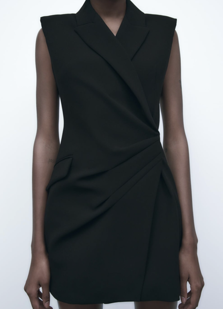 Imagen - Un chaleco que funciona como vestido y como chaqueta continúa disponible en las rebajas de Zara. (Foto: ZARA)