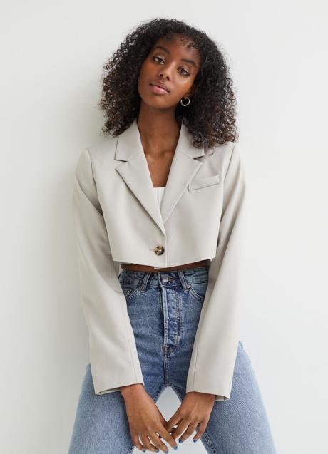 Imagen - Blazer cropped de H&M, 21,99€ (antes 29,99€).