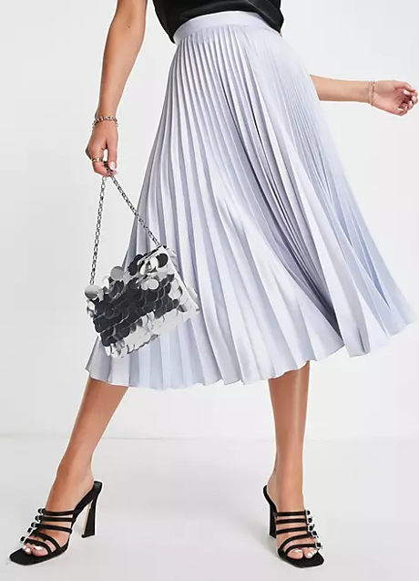 Imagen - Falda midi azul cielo de Asos, 79,99€.