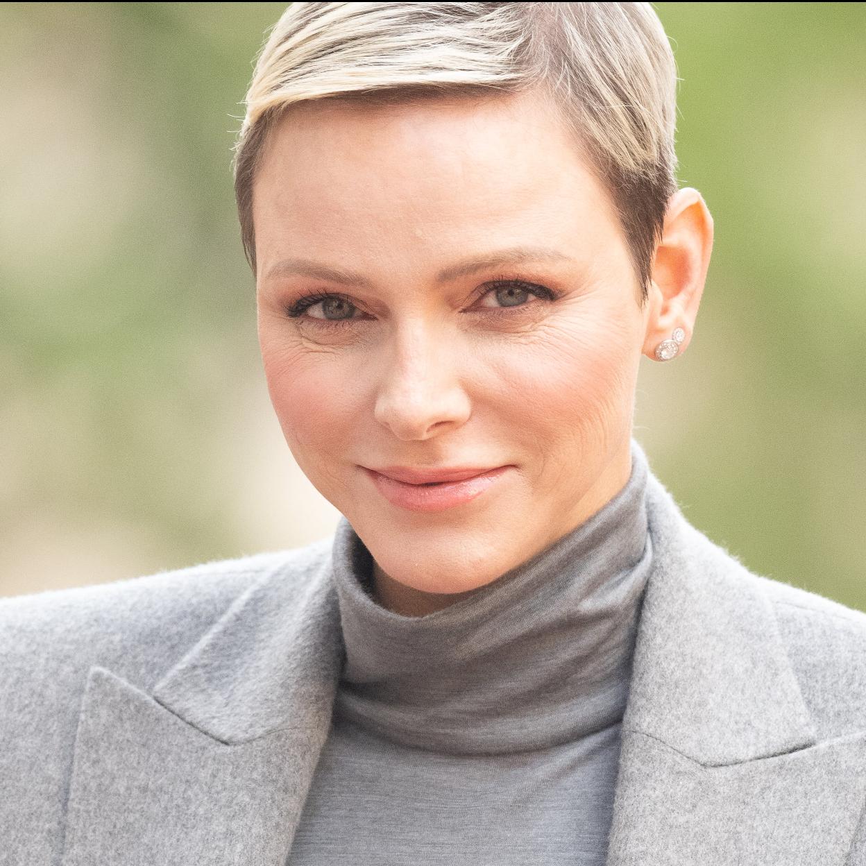 La princesa Charlène acude a la misa de la festividad de Santa Devota en solitario.