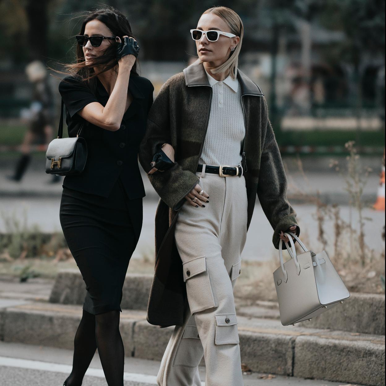 Un look de street style con pantalones cargo.