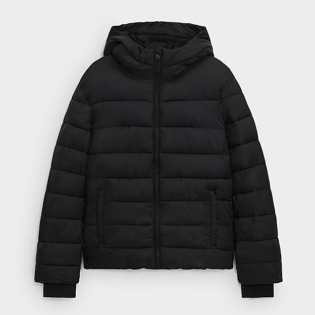 El anorak negro de Oysho.