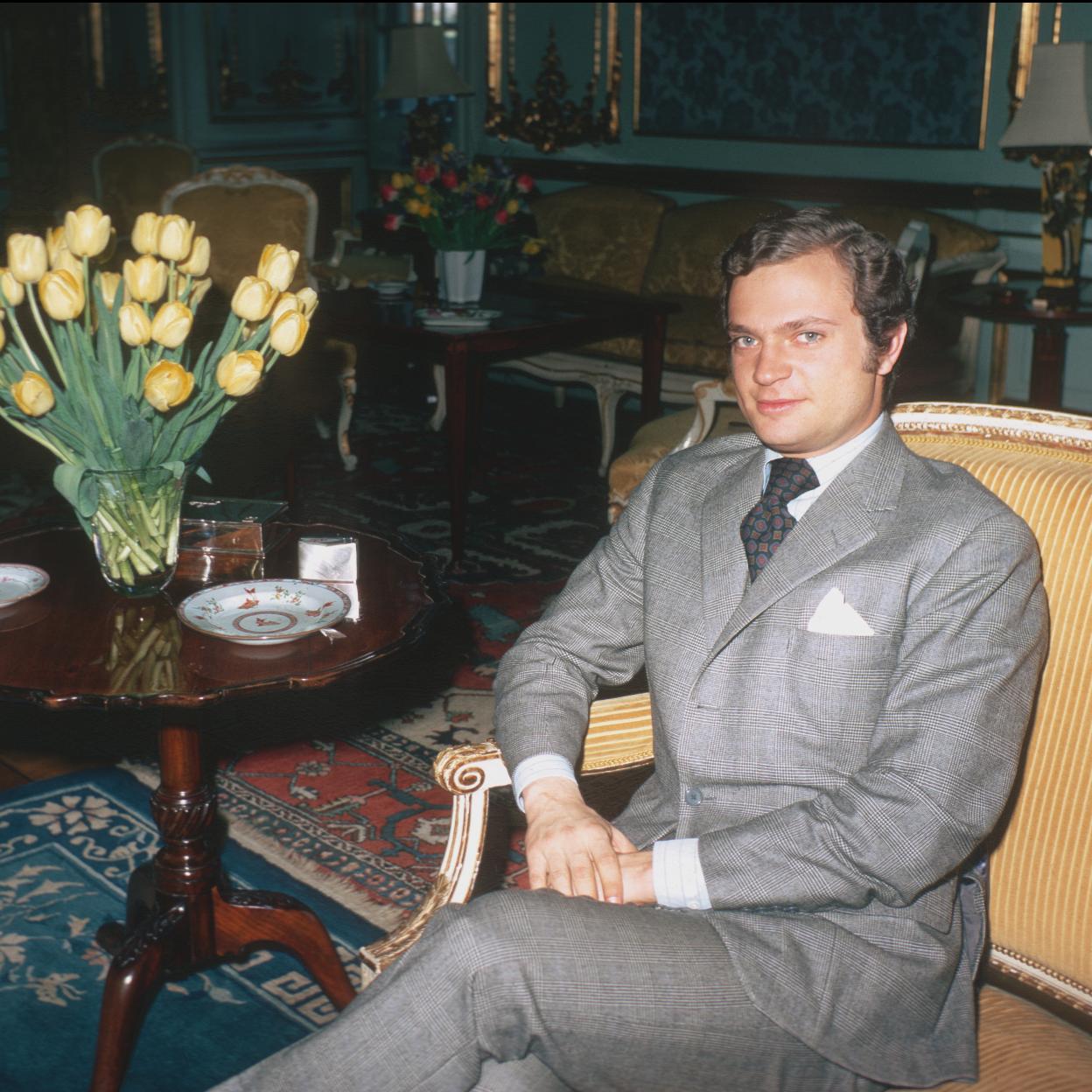 Foto de archivo de Carlos XVI Gustavo de Suecia, el que fue rey más joven del mundo y un playboy con una infancia marcada por la tragedia.