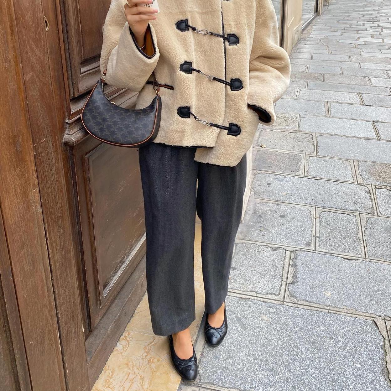 Un look con bailarinas negras.