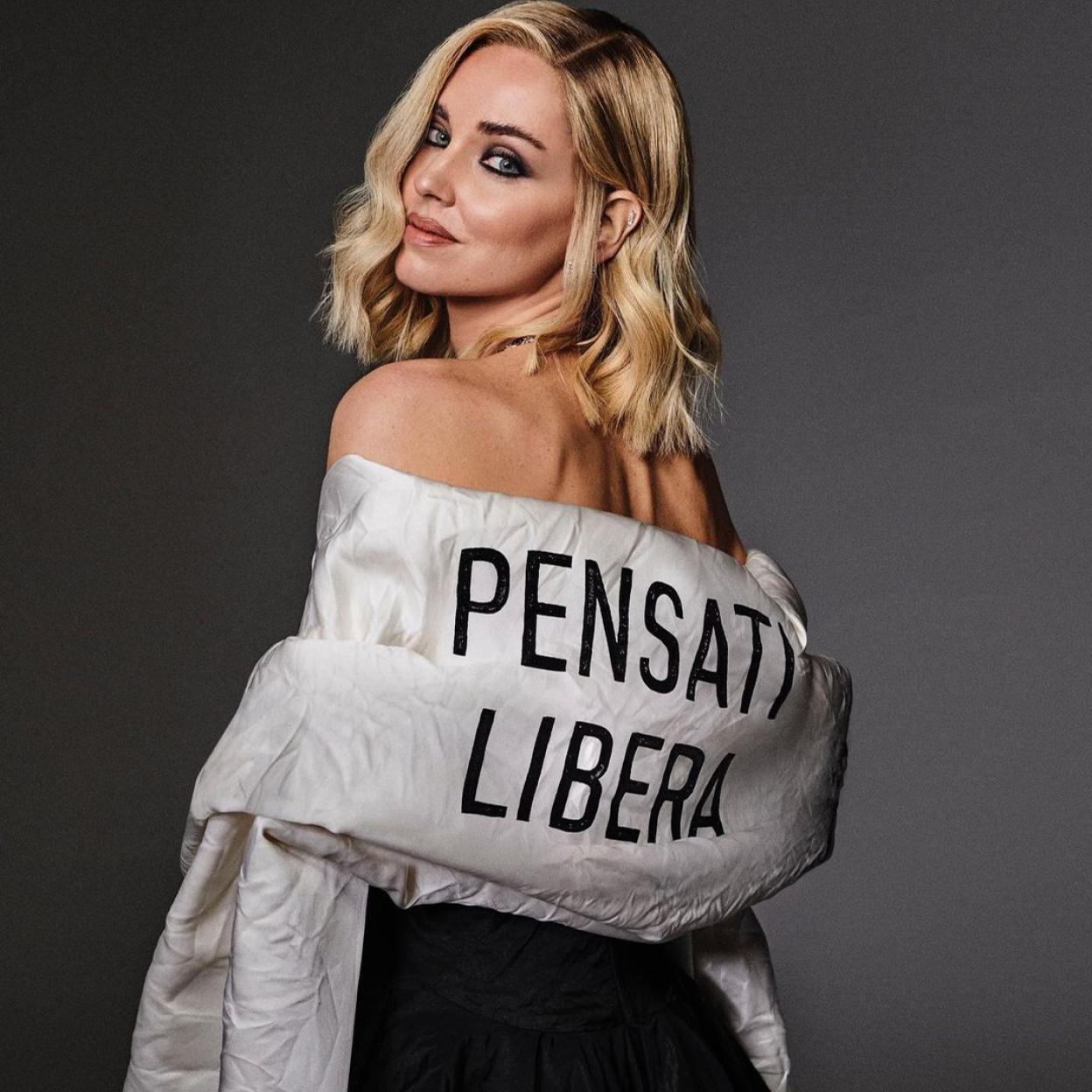 Chiara Ferragni con un vestido de Dior.