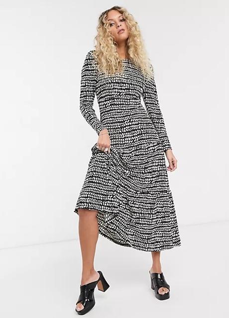 Imagen - Vestido estampado en blanco y negro de Topshop. Foto: Asos.