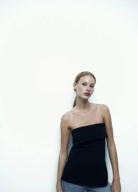 Imagen - Top con escote recto en negro