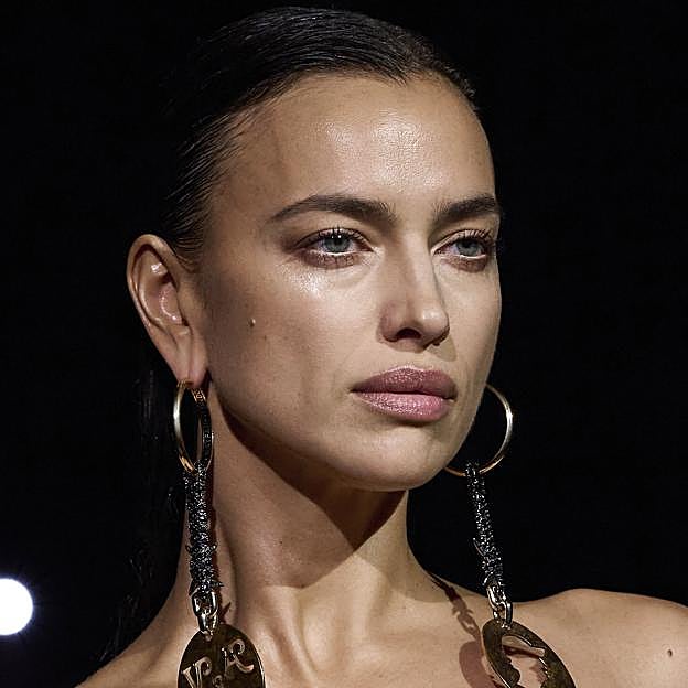 El iluminador perfecto para pieles maduras que recomiendan las maquilladoras profesionales: es un superventas y no marca las arrugas