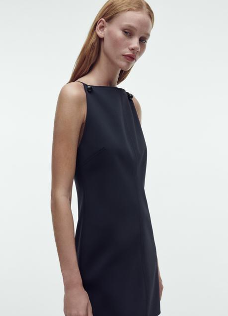 Imagen - Vestido corto con botones de Zara (39,99 euros)