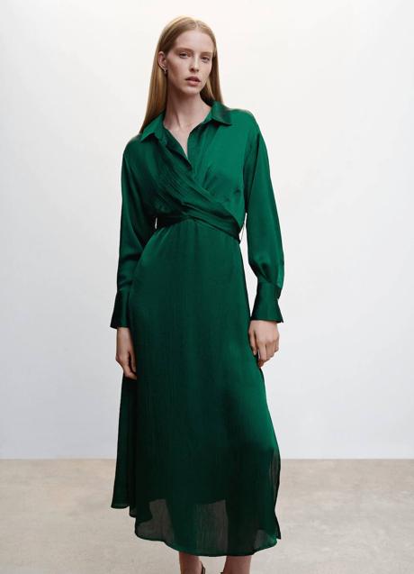 Imagen - Vestido midi camisero satinado en verde
