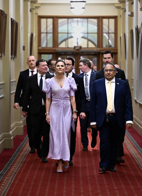 Imagen - Victoria de Suecia con vestido midi satinado. Foto: Gtres.