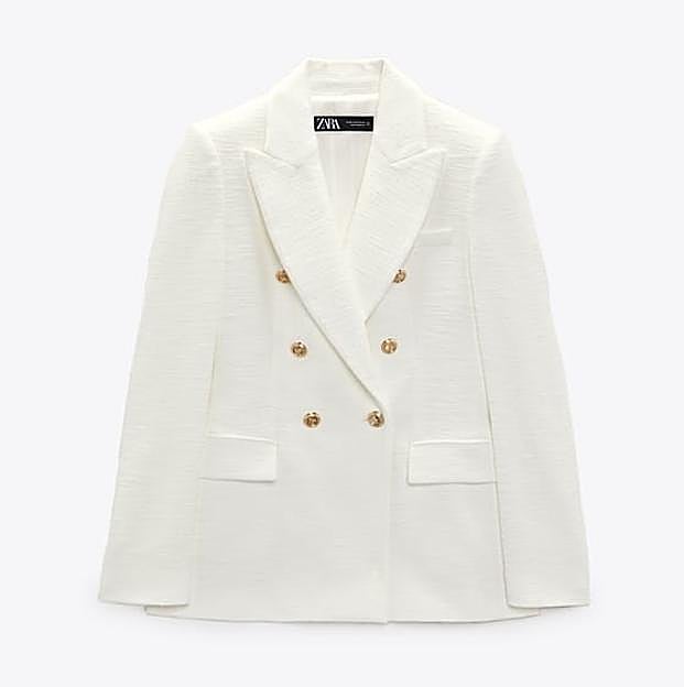 Imagen principal - La blazer de Zara, la camisa de Massimo Dutti y los pantalones de H&M.