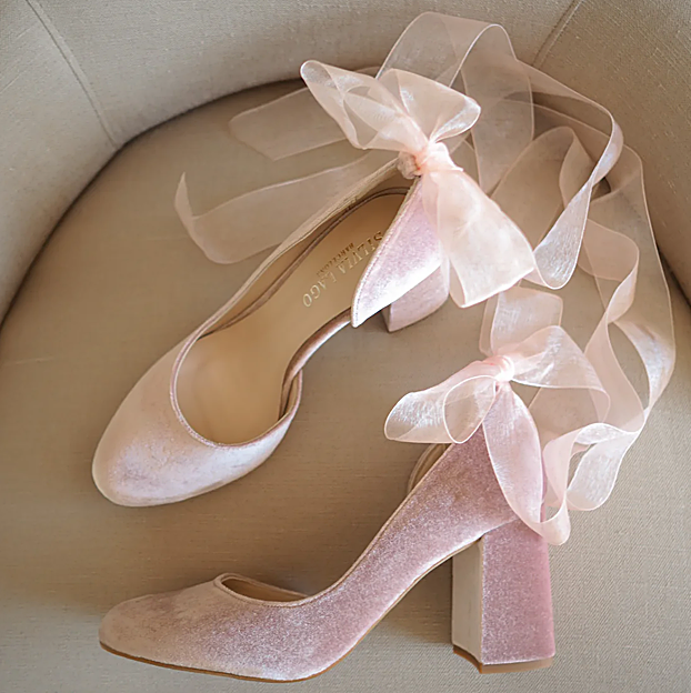 Los zapatos de Silvia Lago.