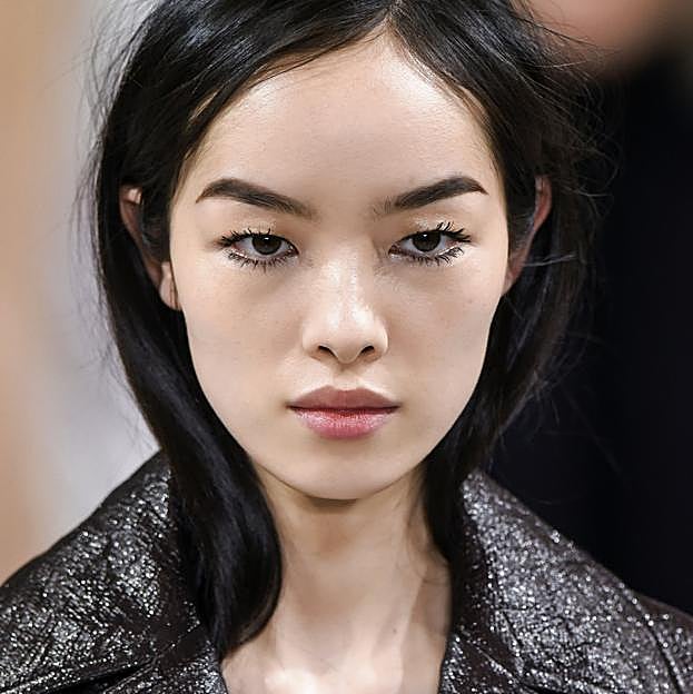 Todo lo que tienes que saber sobre los hilos tensores, el tratamiento favorito de las asiáticas para conseguir un efecto lifting y acabar con las arrugas