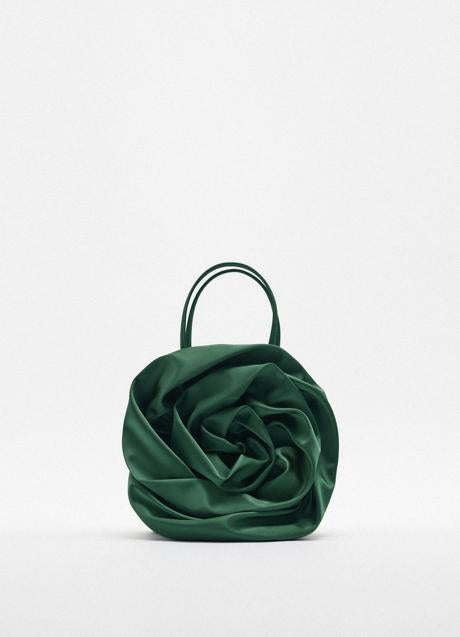 Imagen - Bolso flor satinado de Zara. Foto: Zara.