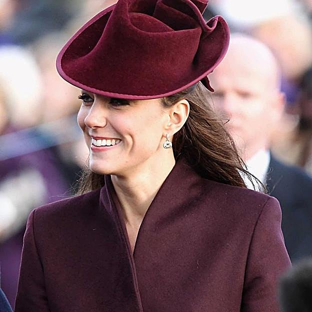 Mango se inspira en Kate Middleton para su último look con básicos atemporales