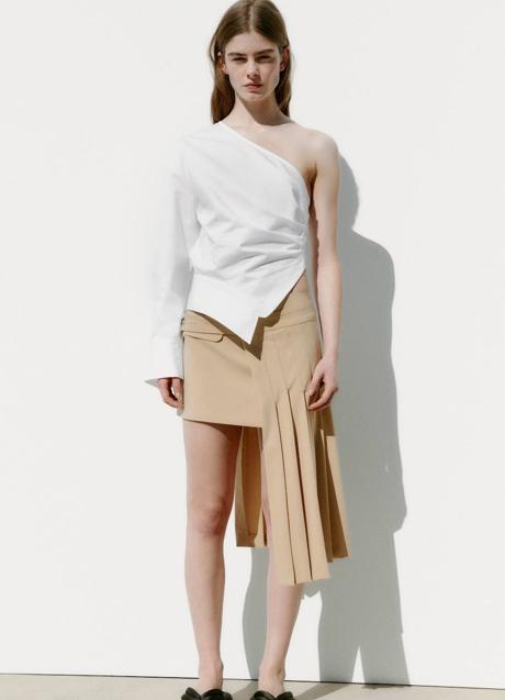 Imagen - Falda en tejido gabardina asimétrica con tablas