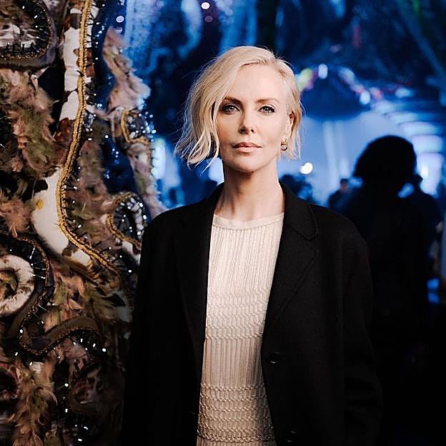 Rubio frío: el color de pelo que sienta bien a los 40 y que ya llevan varias famosas