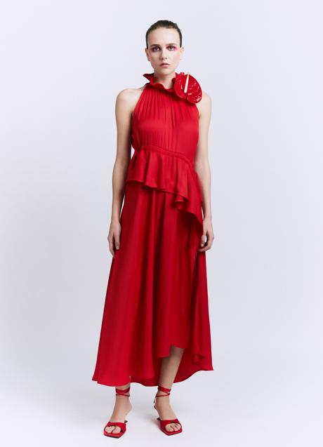 Imagen - Vestido rojo con escote halter de Sfera (49,99 euros)