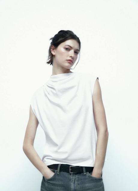 Imagen - Camiseta blanca con drapeado